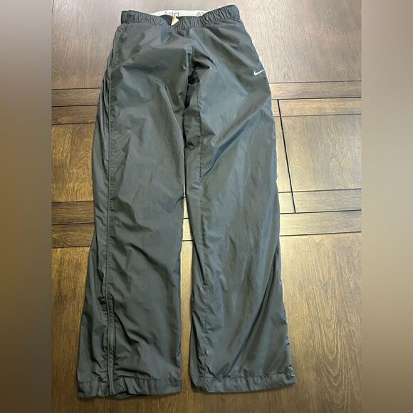 Nike Gray Sweatpants and Joggers for Comfort and Style - Picture 1 of 4
